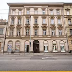 Apartment Station With Gallery Budapest