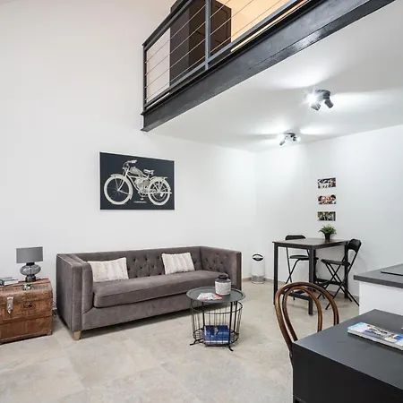 Station With Gallery *