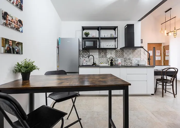 Station With Gallery *