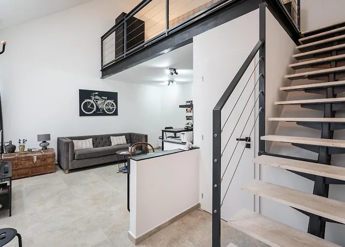 Station With Gallery *