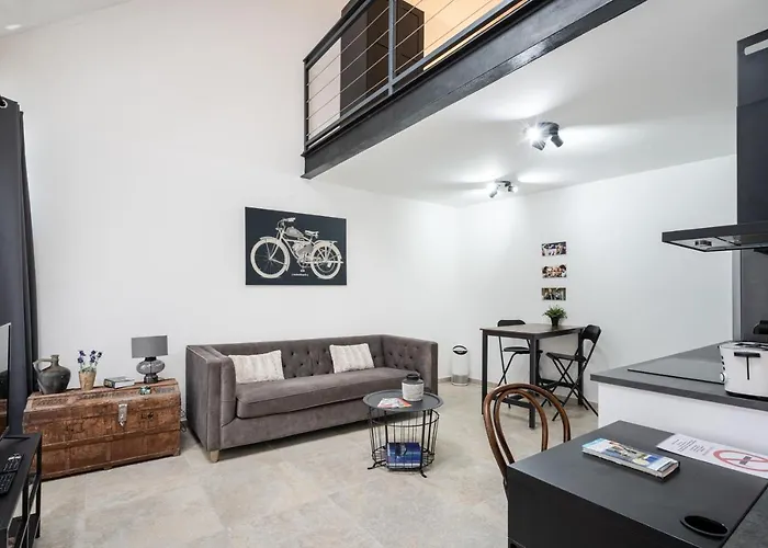 Station With Gallery *