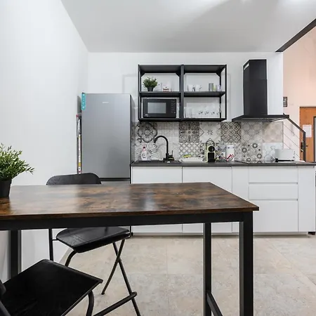 Station With Gallery *