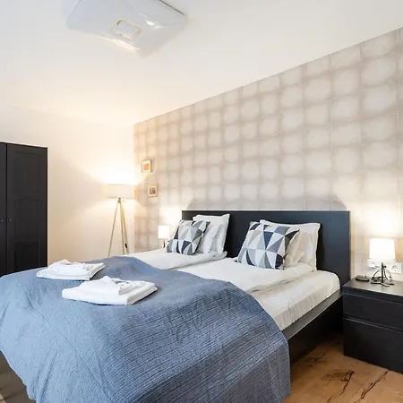 Station With Gallery Budapeşte