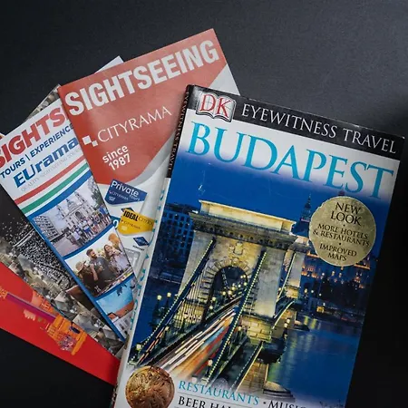 Station With Gallery Budapeşte